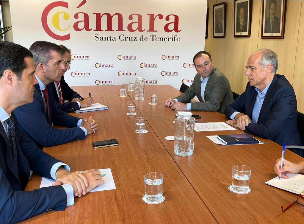 La Cámara analiza con el vicepresidente del Gobierno la situación de las Islas para plantear estrategias comunes de actuación