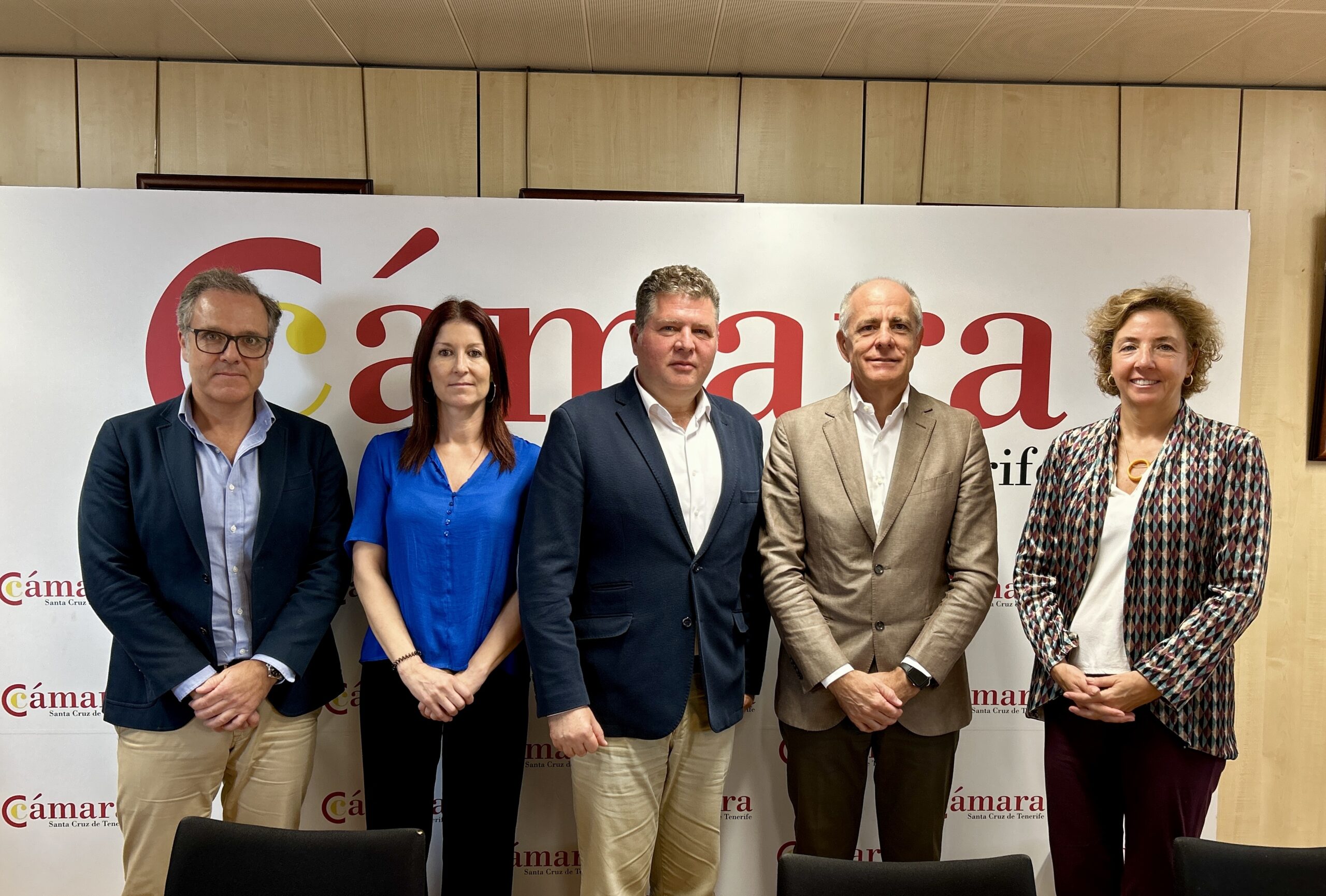 La Cámara de Comercio y la Consejería de Educación estrechan lazos para impulsar la FP Dual en Canarias