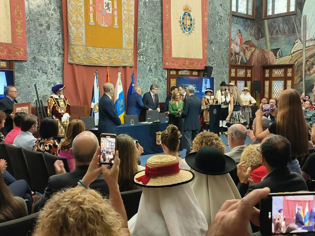 Acto de entrega de la Medalla de Oro de Tenerife